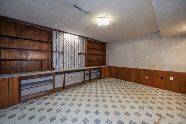 712 Peach Orchard Drive, Dayton, OH 45449