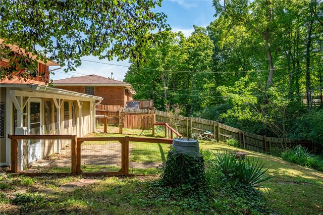 712 Peach Orchard Drive, Dayton, OH 45449