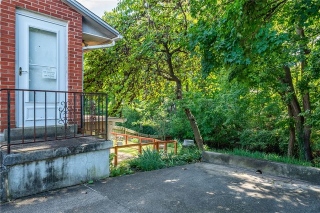 712 Peach Orchard Drive, Dayton, OH 45449