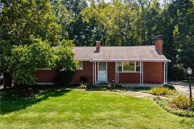 712 Peach Orchard Drive, Dayton, OH 45449