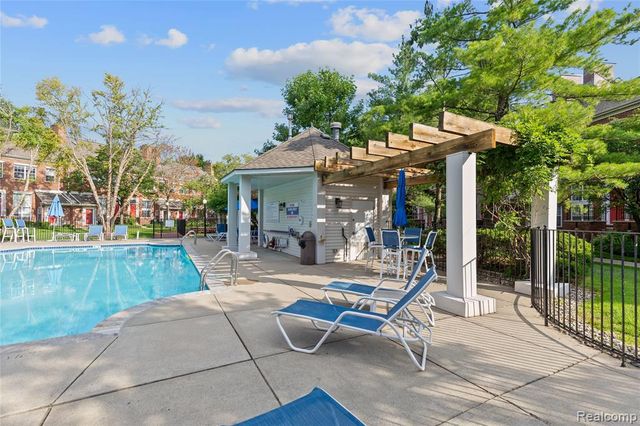 1548 Maryland Club Drive, Royal Oak, MI 48067