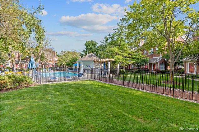 1548 Maryland Club Drive, Royal Oak, MI 48067