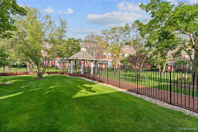 1548 Maryland Club Drive, Royal Oak, MI 48067