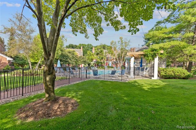 1548 Maryland Club Drive, Royal Oak, MI 48067