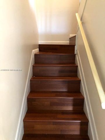 6840 SW 45th Ln 4, Miami, FL 33155