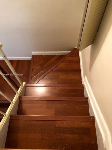 6840 SW 45th Ln 4, Miami, FL 33155