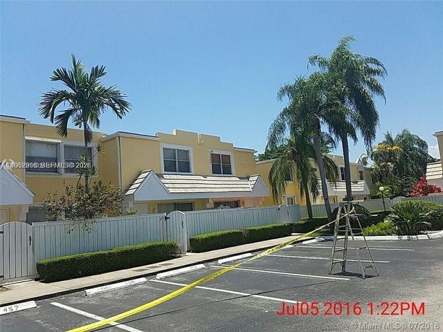 6840 SW 45th Ln 4, Miami, FL 33155