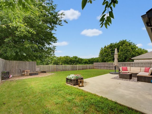 600 Stirling Road, Rhome, TX 76078