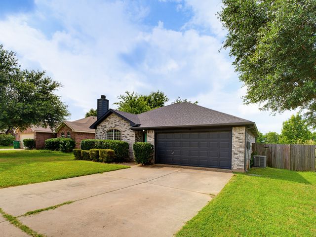600 Stirling Road, Rhome, TX 76078