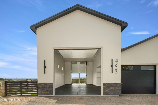 4233 Colt Road, Las Cruces, NM 88011