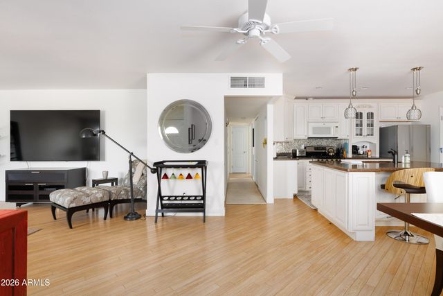 8453 E RANCHO VISTA Drive, Scottsdale, AZ 85251