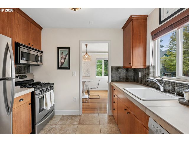 1401 Nw 23RD Ave, Portland, OR 97210
