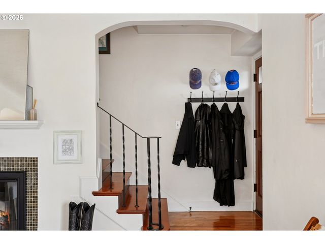 1401 Nw 23RD Ave, Portland, OR 97210