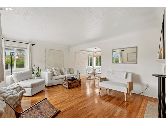 1401 Nw 23RD Ave, Portland, OR 97210