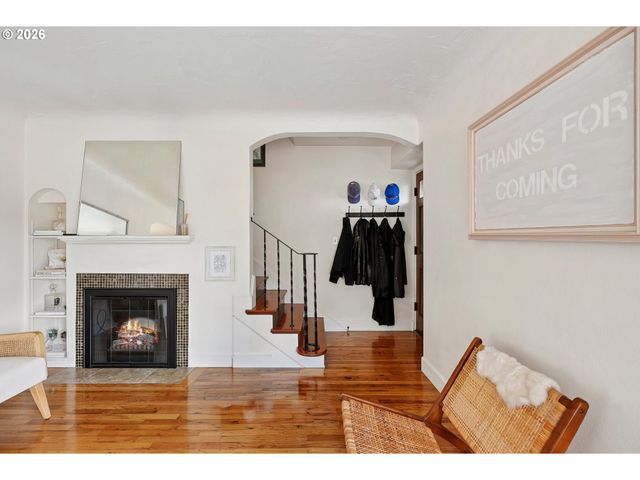 1401 Nw 23RD Ave, Portland, OR 97210