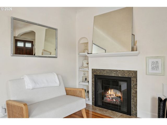1401 Nw 23RD Ave, Portland, OR 97210