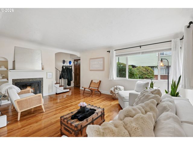1401 Nw 23RD Ave, Portland, OR 97210