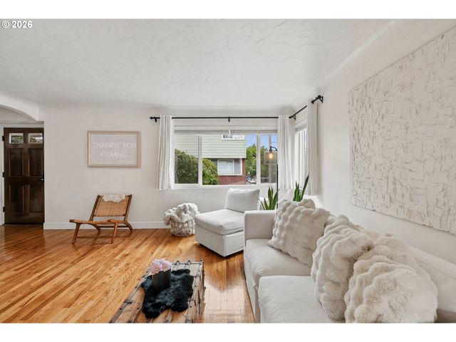 1401 Nw 23RD Ave, Portland, OR 97210
