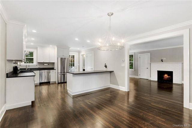 48 Rossmore Avenue, Bronxville, NY 10708