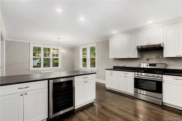 48 Rossmore Avenue, Bronxville, NY 10708