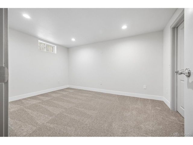 2964 S Verbena Way, Denver, CO 80231