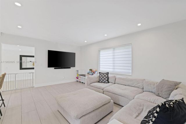 5830 SW 51st Ter, Miami, FL 33155