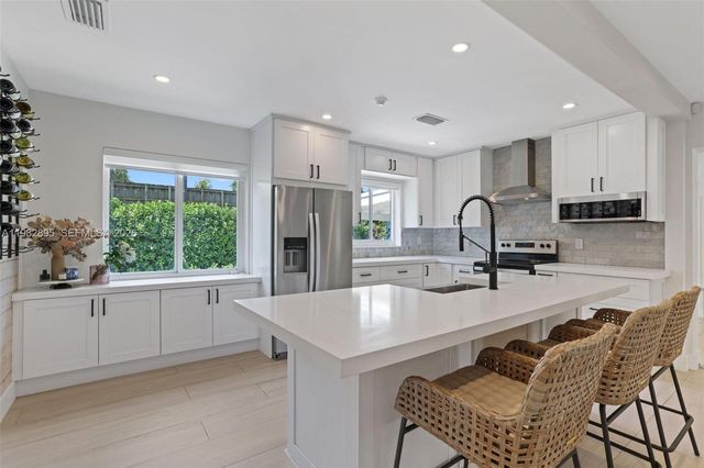 5830 SW 51st Ter, Miami, FL 33155