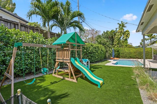 5830 SW 51st Ter, Miami, FL 33155