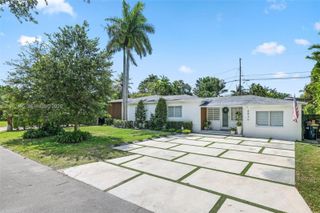 5830 SW 51st Ter, Miami, FL 33155