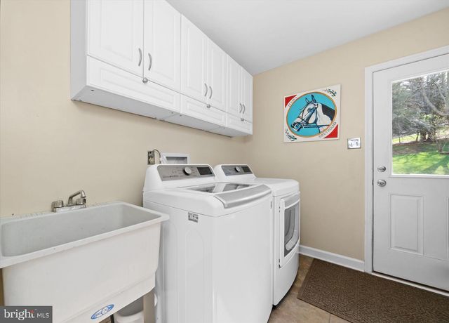 111 RAMUNNO CIR, Hockessin, DE 19707