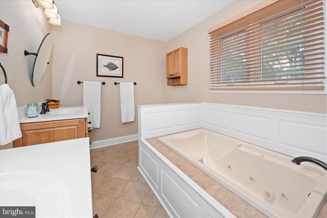 111 RAMUNNO CIR, Hockessin, DE 19707