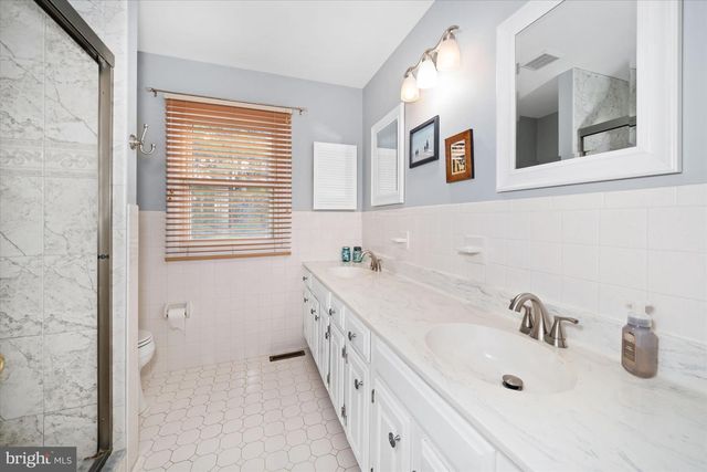111 RAMUNNO CIR, Hockessin, DE 19707