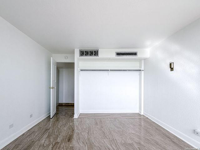 7039 San Pedro Ave Apt 411, San Antonio, TX 78216