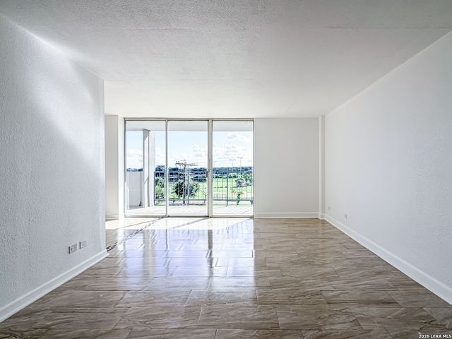 7039 San Pedro Ave Apt 411, San Antonio, TX 78216