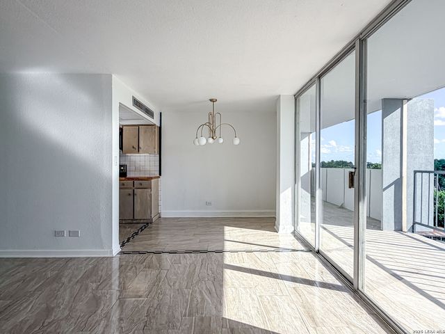7039 San Pedro Ave Apt 411, San Antonio, TX 78216