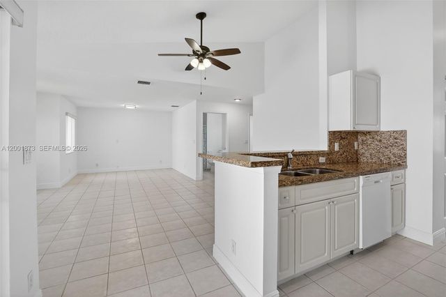 10907 W Broward Blvd, Plantation, FL 33324