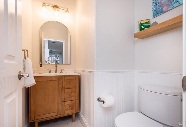 984 Hogwarts Cir, Petaluma, CA 94954