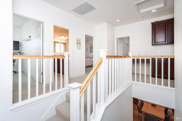 984 Hogwarts Cir, Petaluma, CA 94954