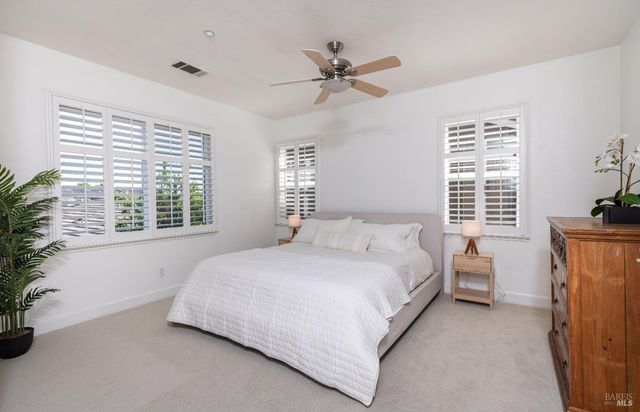 984 Hogwarts Cir, Petaluma, CA 94954