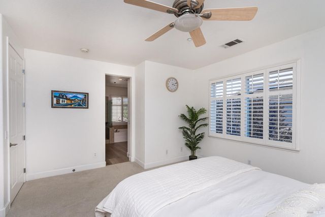 984 Hogwarts Cir, Petaluma, CA 94954