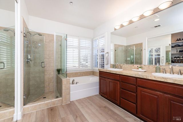 984 Hogwarts Cir, Petaluma, CA 94954