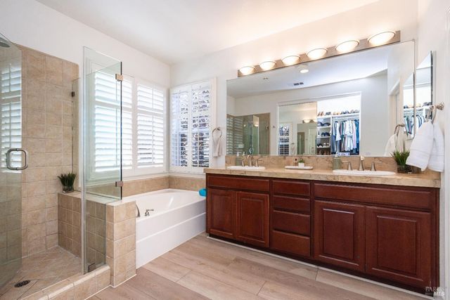 984 Hogwarts Cir, Petaluma, CA 94954