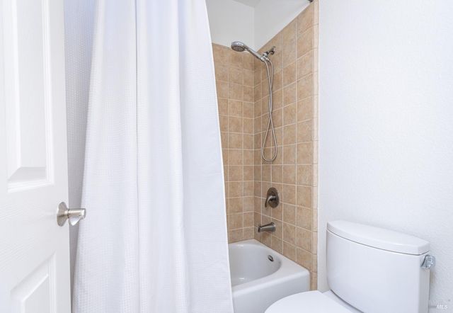 984 Hogwarts Cir, Petaluma, CA 94954