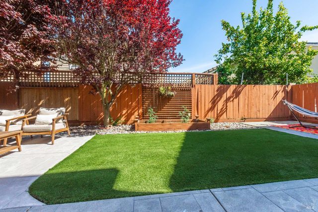 984 Hogwarts Cir, Petaluma, CA 94954