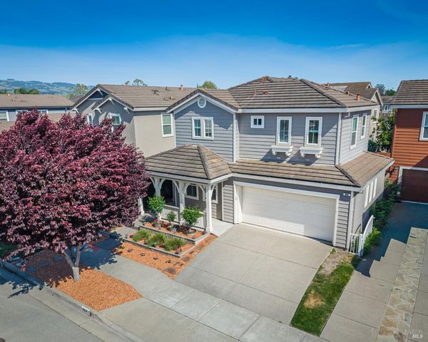 984 Hogwarts Cir, Petaluma, CA 94954
