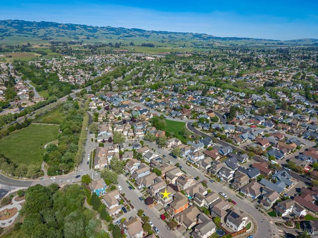 984 Hogwarts Cir, Petaluma, CA 94954