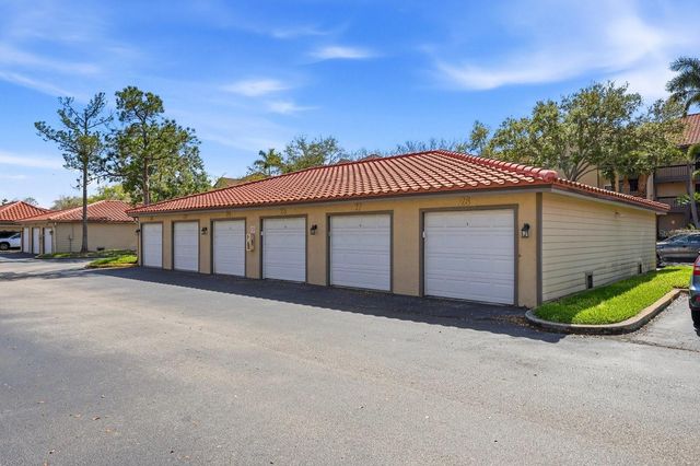 2400 FEATHER SOUND DRIVE 1424, Clearwater, FL 33762