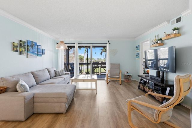 2400 FEATHER SOUND DRIVE 1424, Clearwater, FL 33762