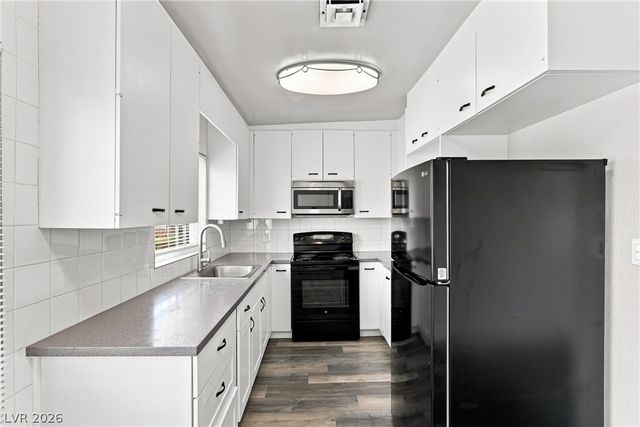1315 Oakwood Avenue, North Las Vegas, NV 89030