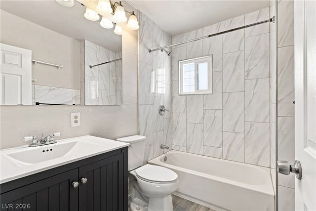 1315 Oakwood Avenue, North Las Vegas, NV 89030